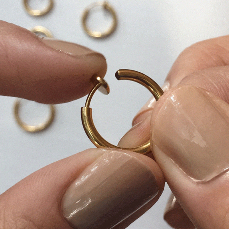 Ear piercing-free ear clip